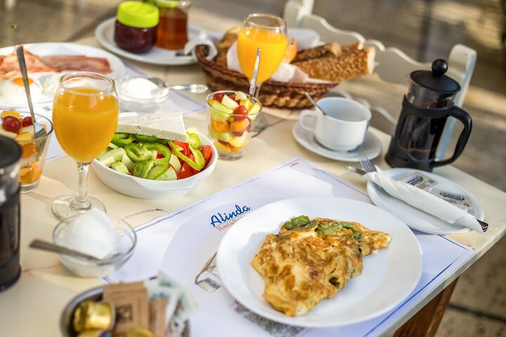 Breakfast/Coffee Service 16 of 46