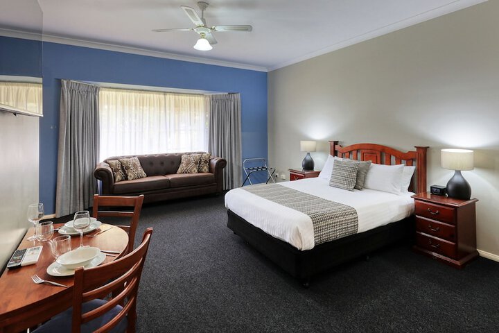 Room 6 of 52