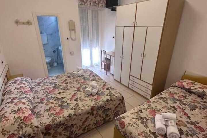Room 12 of 43