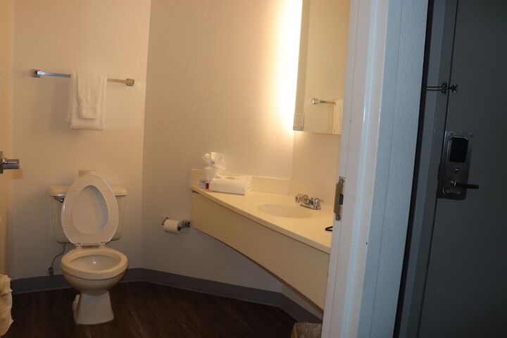 Room 17 of 31