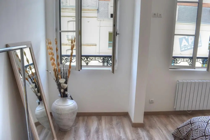 Room 9 of 15