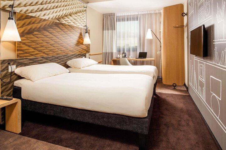 Room 4 of 57