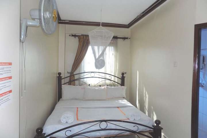 Room 6 of 31