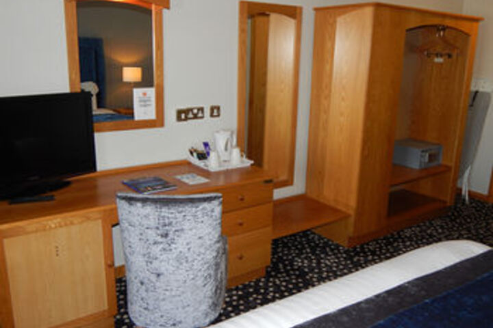 Room 73 of 110