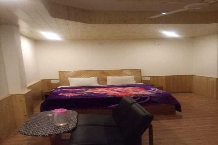 Room 3 of 14
