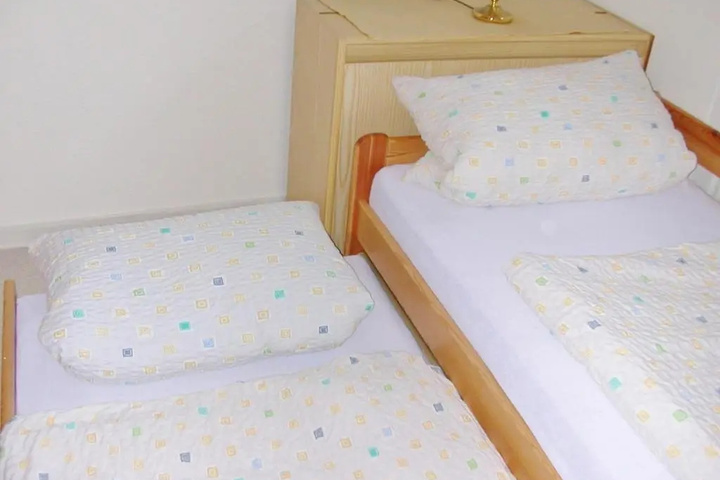 Room 3 of 8