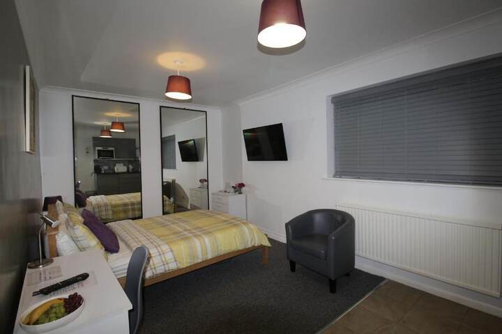 Room 8 of 43