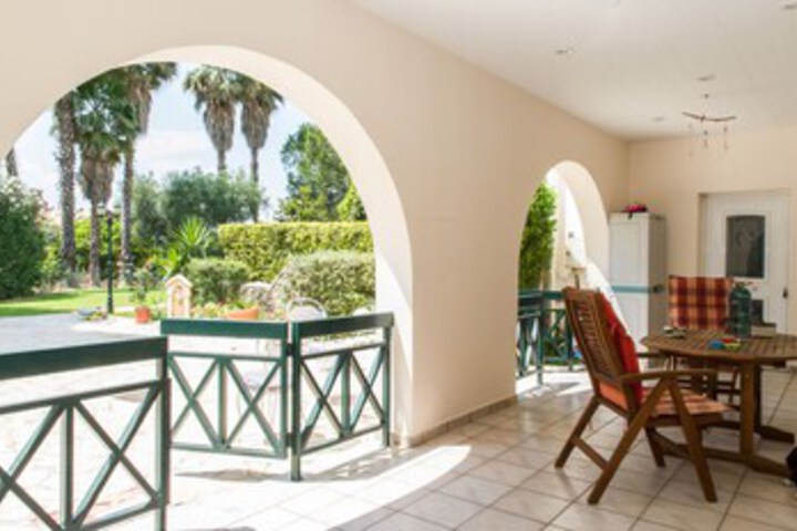 Enjoy The Garden Next To The Beach