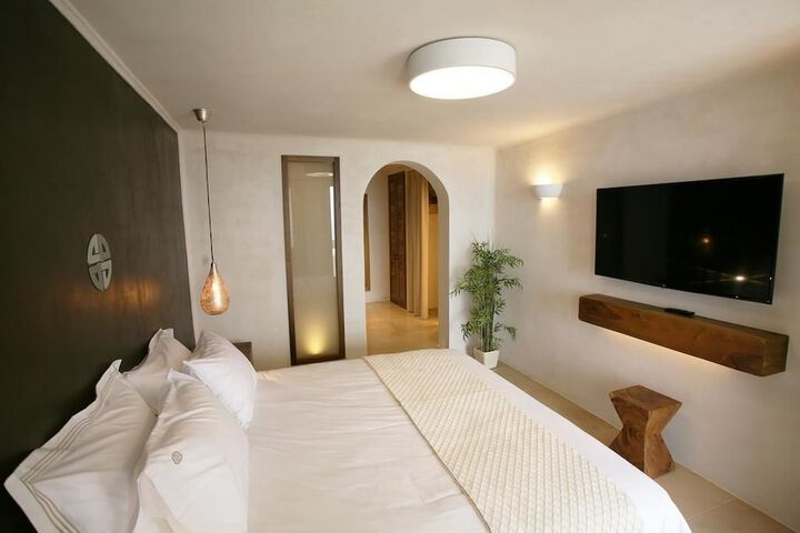 Room 10 of 62