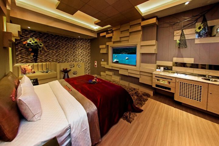 Room 17 of 63