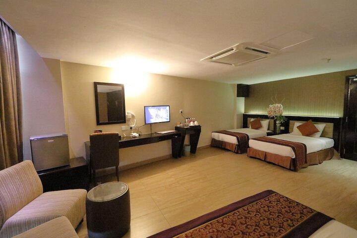 Room 11 of 66