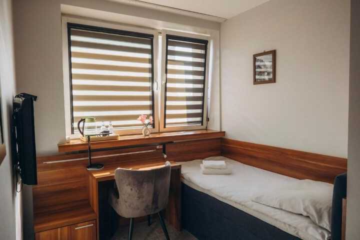 Room 28 of 51