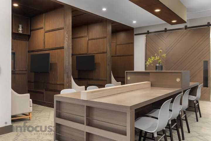 Business Center 34 of 35