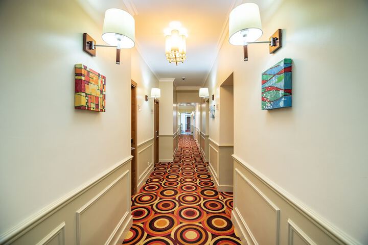 Ballroom/Hall 32 of 34