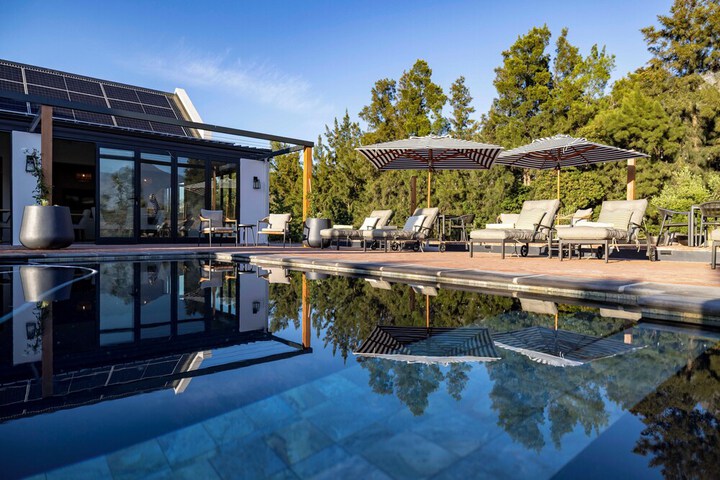 Pool 43 of 67