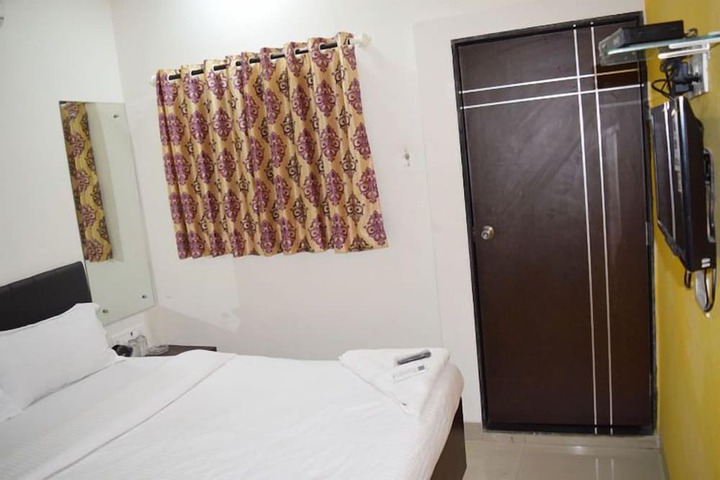Room 13 of 25