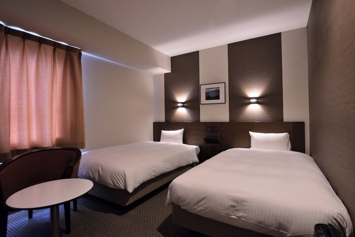 Room 11 of 21