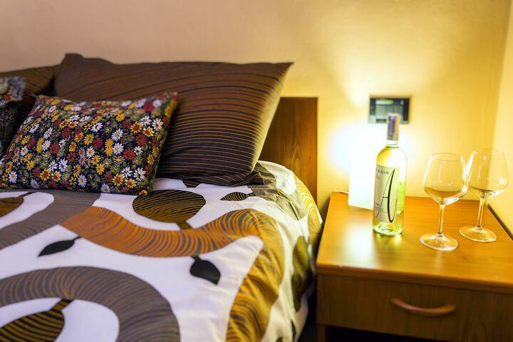 Room 4 of 6