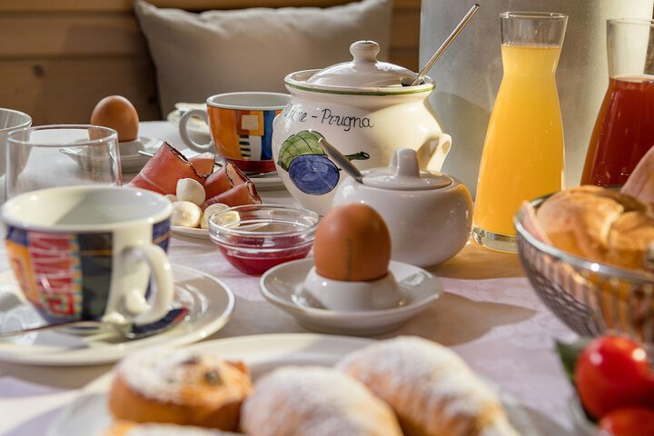 Breakfast/Coffee Service 32 of 41