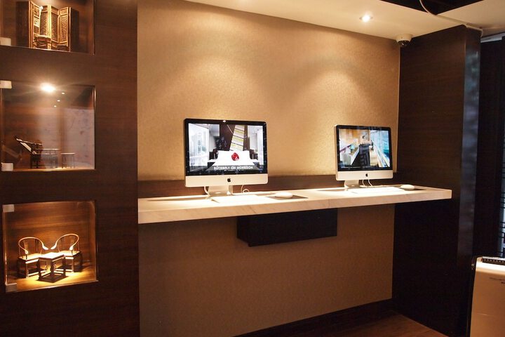 Entrance & Lobby