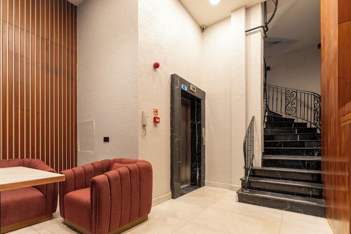 Hotel 2 of 147