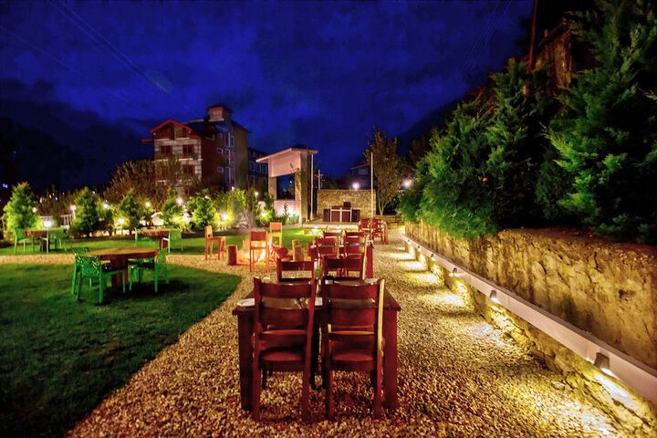 Hotel Exterior 45 of 63