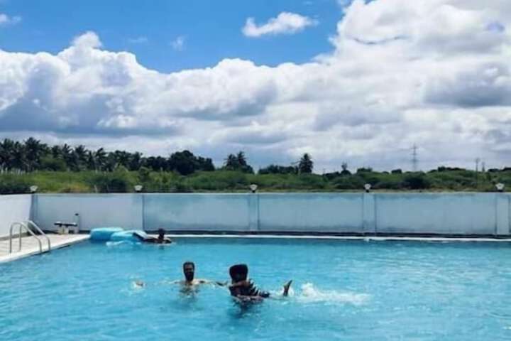 Pool 19 of 32