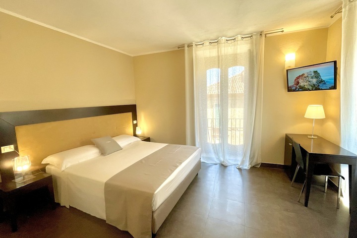 Room 6 of 43
