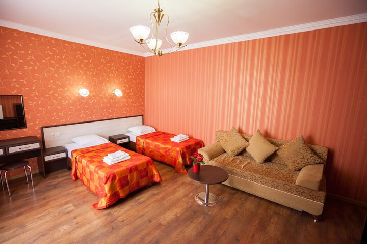 Room 15 of 42