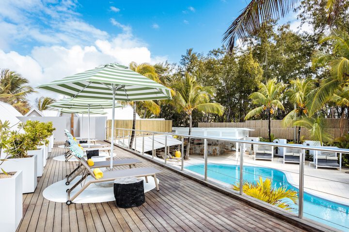 Sundeck 73 of 85