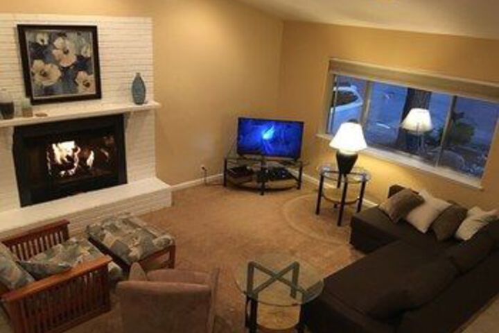 Room 6 of 10