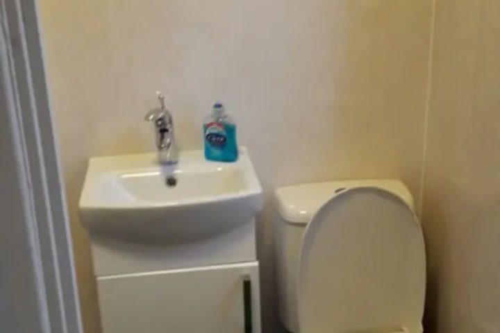 Room 10 of 19