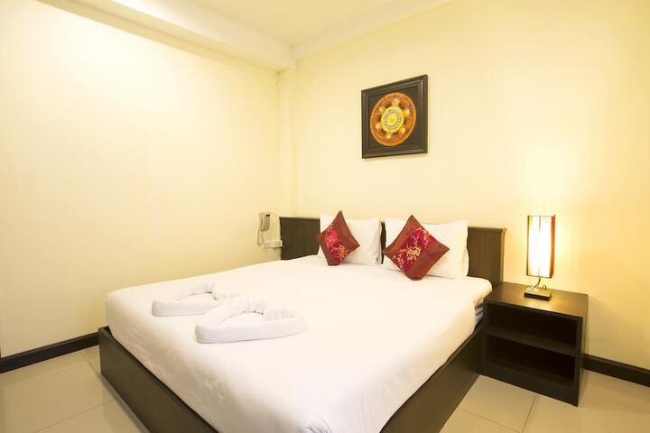 Room 4 of 20
