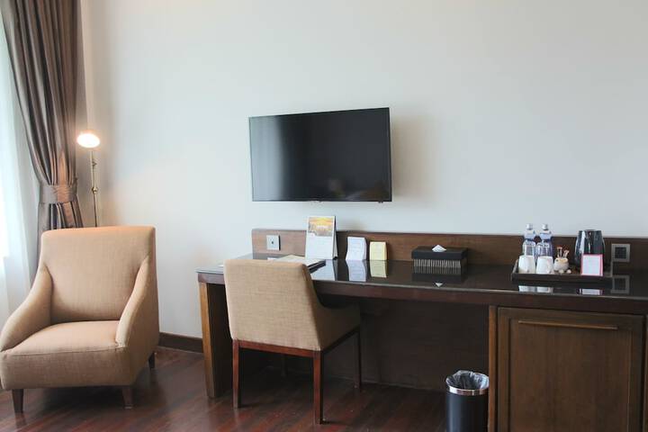 Room 28 of 43