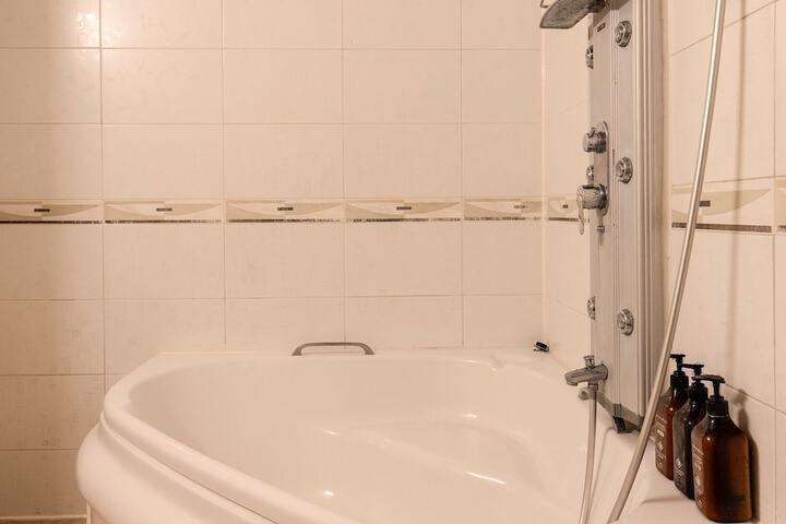 Room 9 of 21