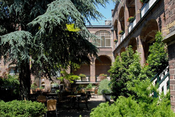 Hotel Exterior 51 of 57