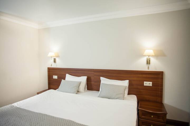 Room 27 of 113