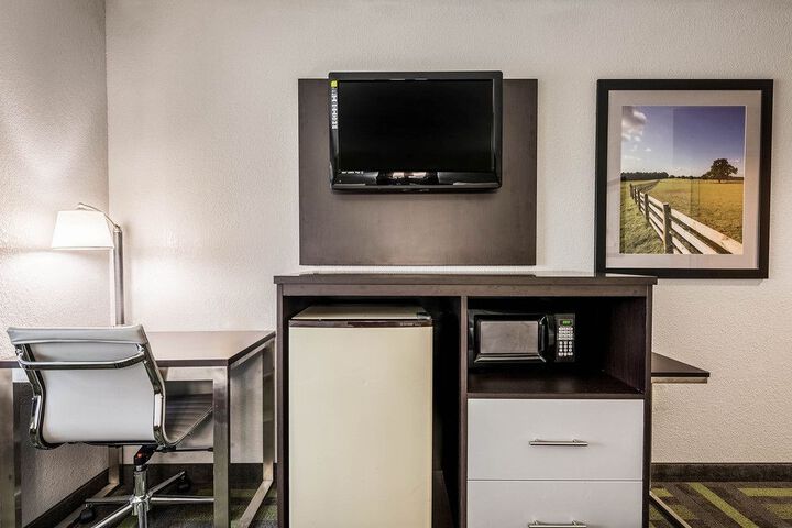 Room 34 of 50