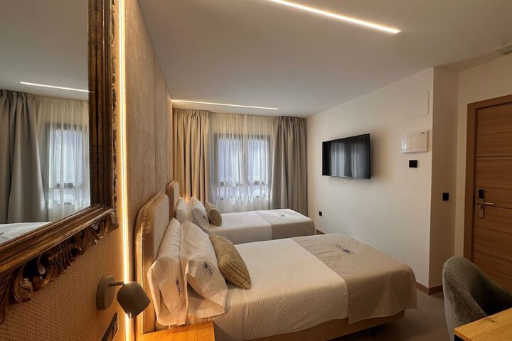 Room 8 of 30