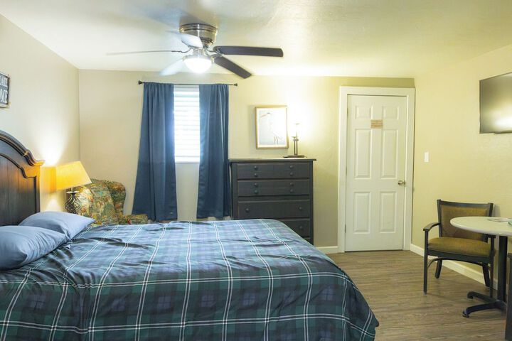 Room 270 of 917