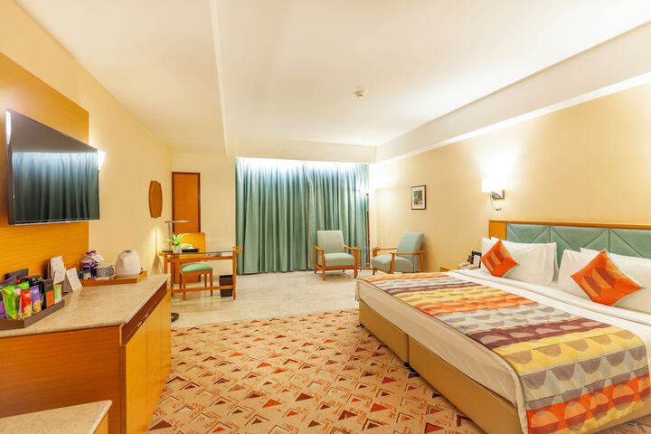 Room 13 of 40