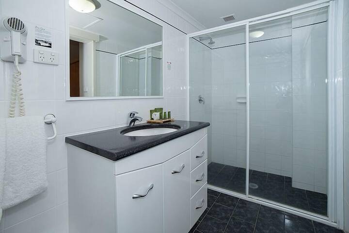 Room 5 of 6
