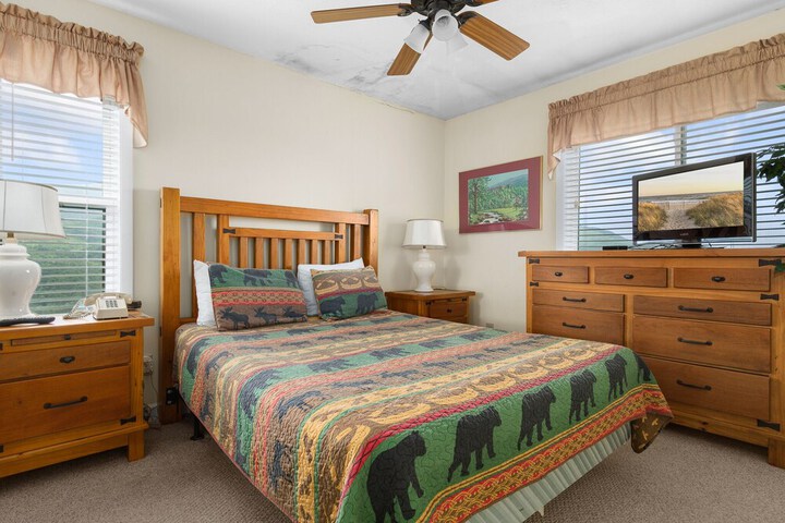Room 6 of 102