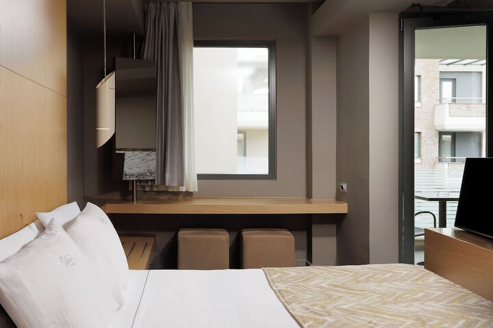 Room 3 of 49