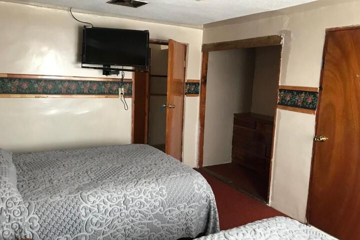 Room 2 of 14