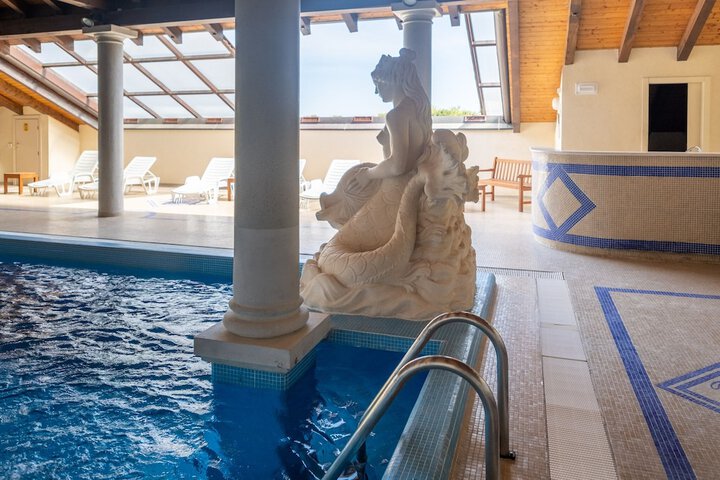 Pool 32 of 41