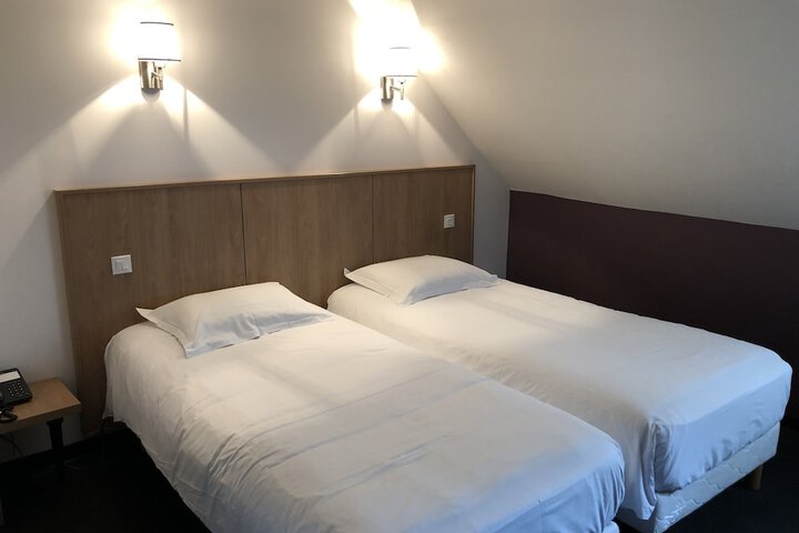 Room 6 of 62