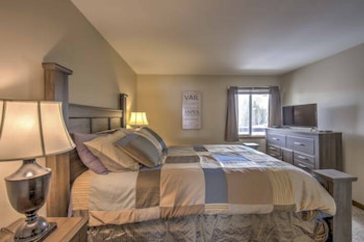 Room 4 of 105
