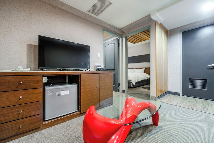 Room 61 of 90