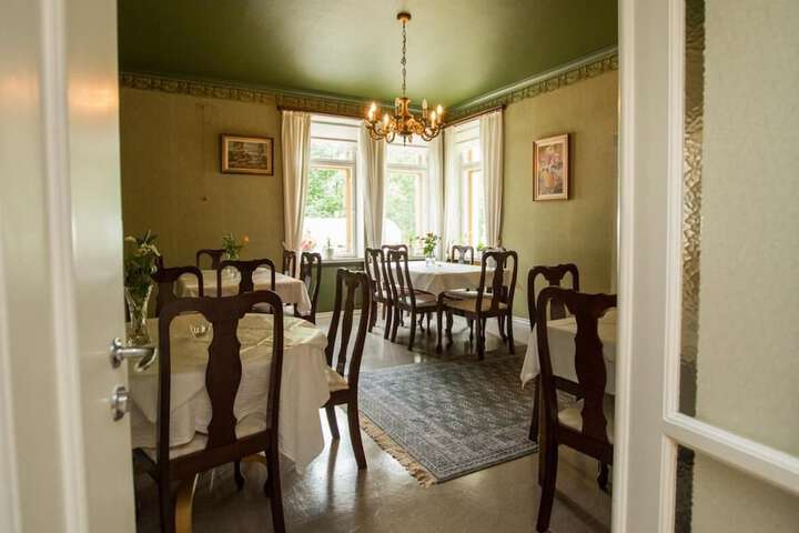 Dining Photos